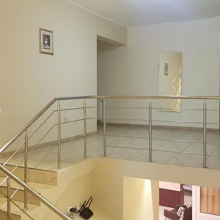 Vila Iandora بيت ضيافة مامايا